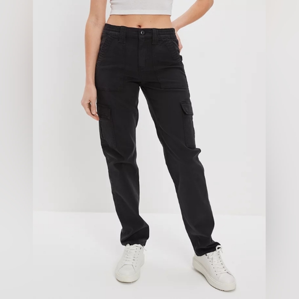 EUC American Eagle Straight Stretch Cargo Pants